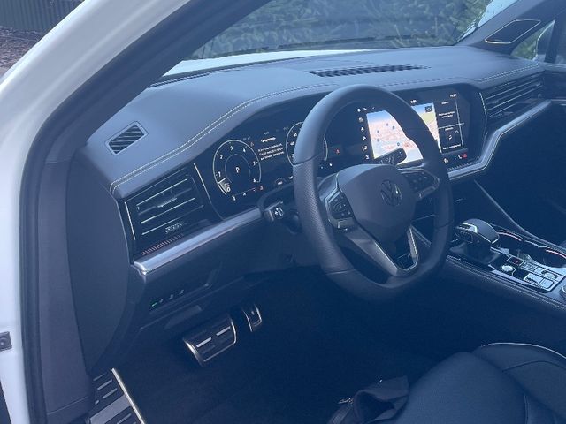 Volkswagen Touareg - фото 5