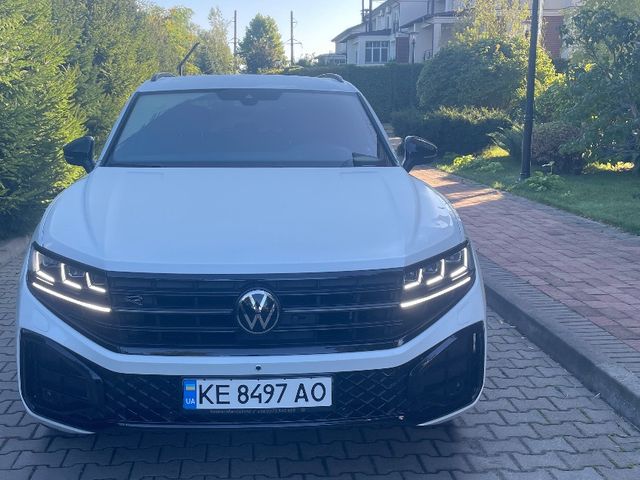Volkswagen Touareg - фото 2