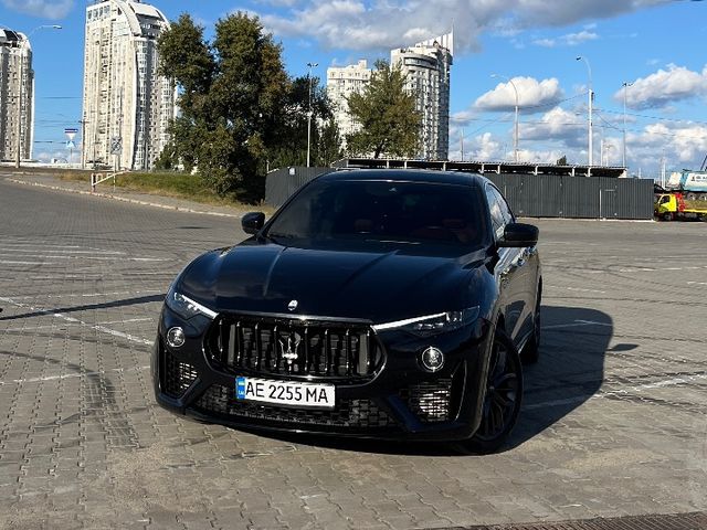Maserati Levante - фото 1