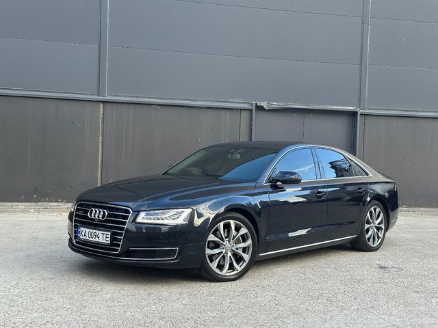 Audi A8 - фото 1