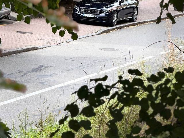 Mercedes-Benz E-Класс - зображення 3