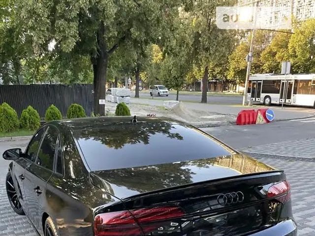 Audi S8 - зображення 3