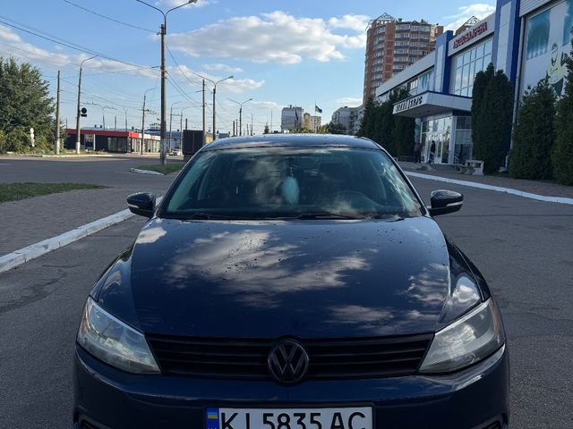 Volkswagen Jetta - фото 2