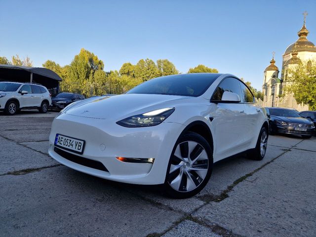 Tesla Model Y - зображення 1