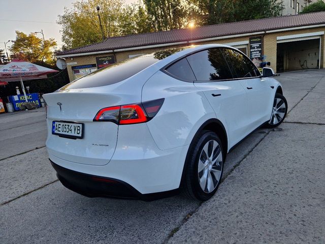 Tesla Model Y - зображення 4