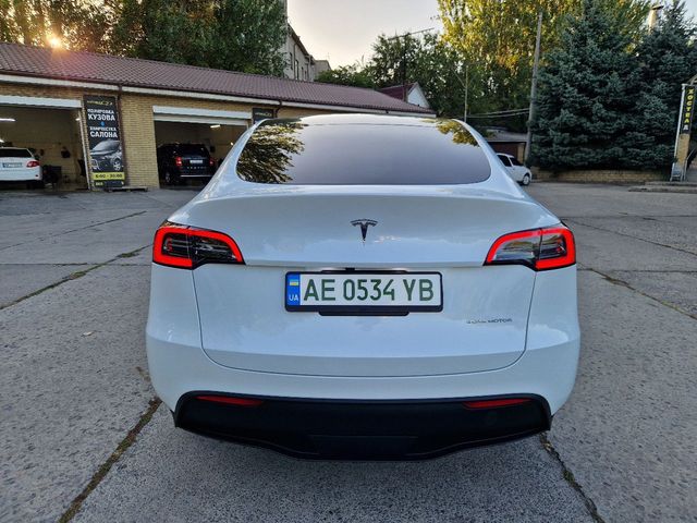 Tesla Model Y - зображення 5