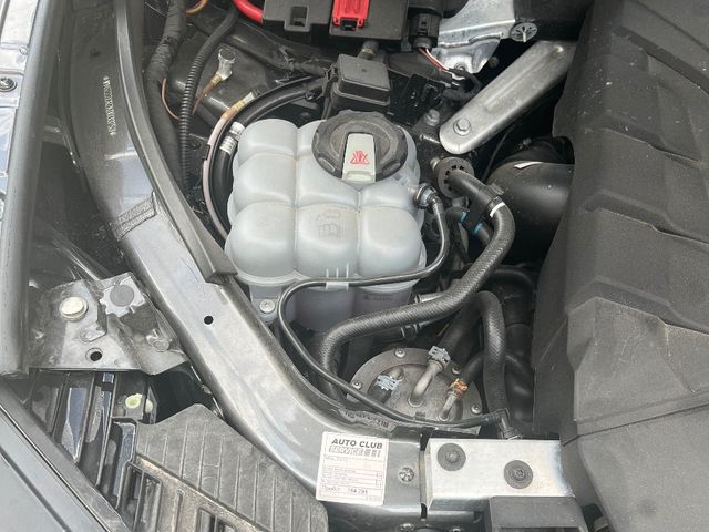 Volkswagen Touareg - фото 5