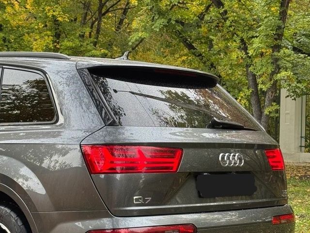 Audi Q7 - фото 2