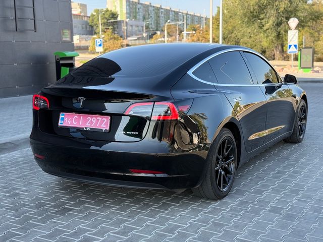 Tesla Model 3 - фото 4