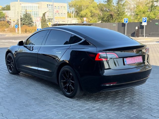Tesla Model 3 - фото 2