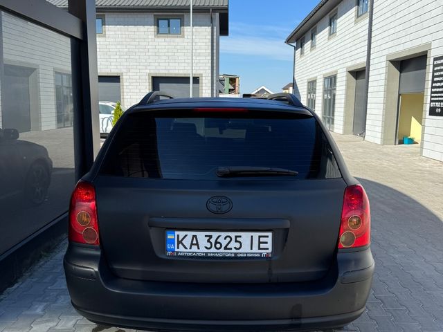 Toyota Avensis - фото 4