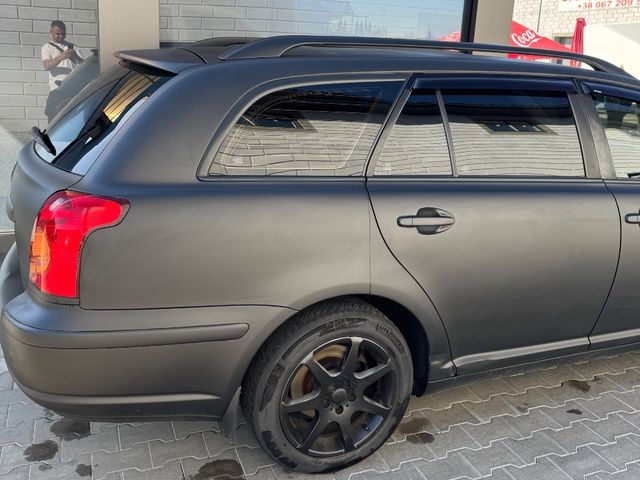 Toyota Avensis - фото 3
