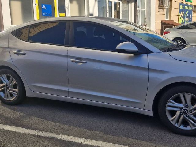 Hyundai Elantra - зображення 3