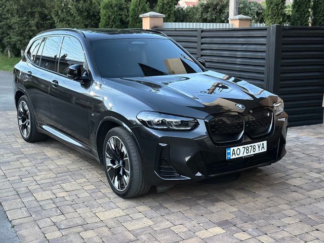 BMW iX3 - фото 1