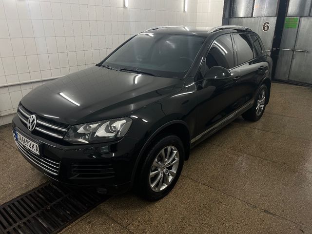 Volkswagen Touareg - фото 1