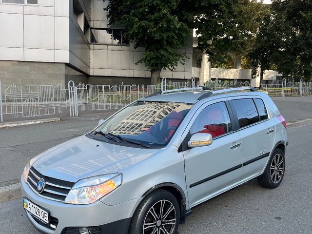 Geely MK Cross - фото 5