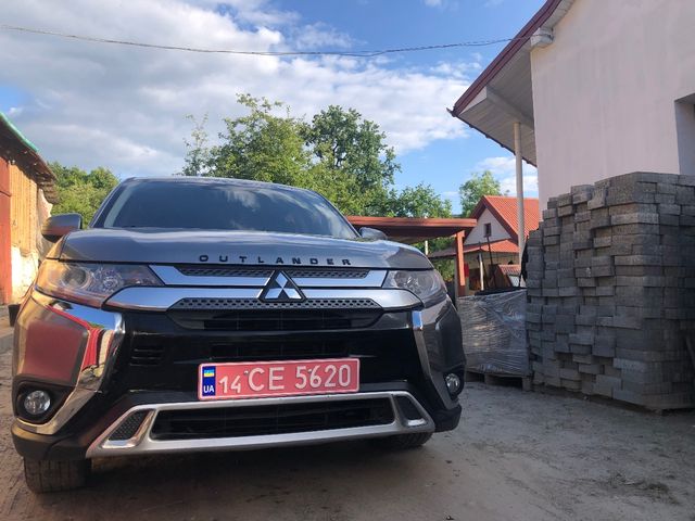 Mitsubishi Outlander - зображення 1