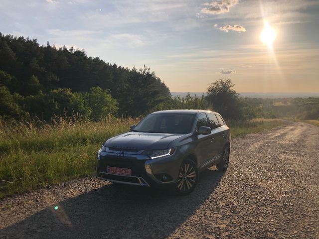 Mitsubishi Outlander - зображення 3