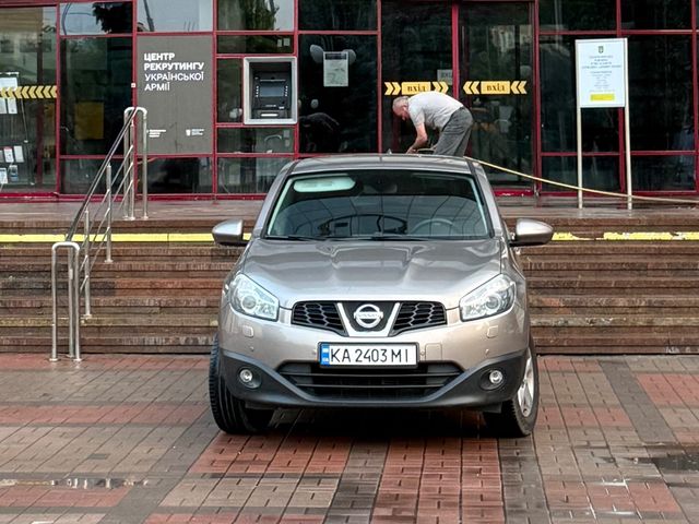 Nissan Qashqai - фото 1