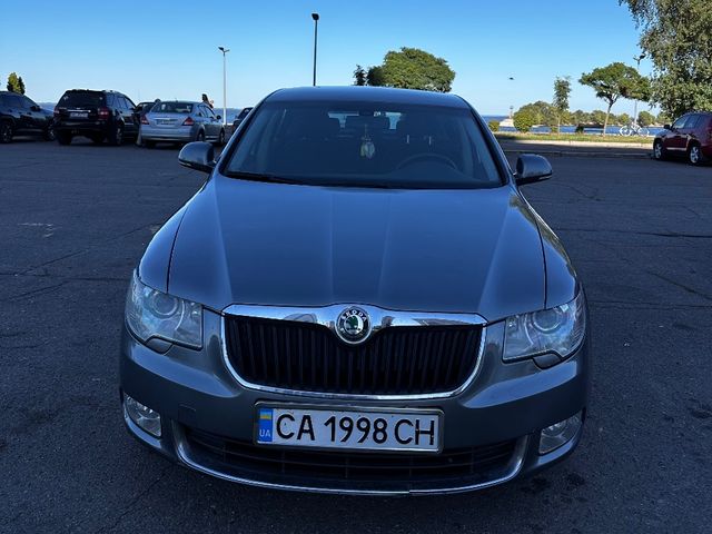Skoda Superb - фото 1