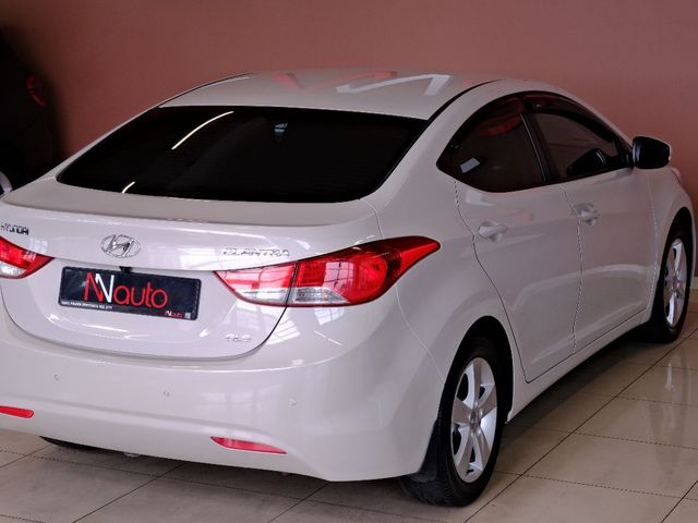 Hyundai Elantra - зображення 5