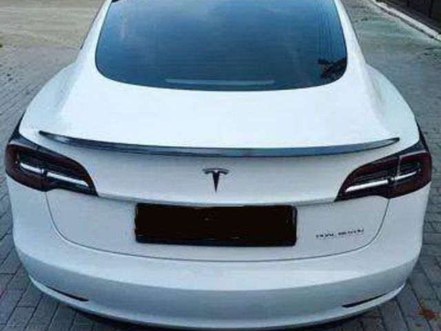 Tesla Model 3 - зображення 5