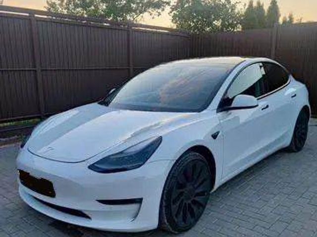 Tesla Model 3 - зображення 1