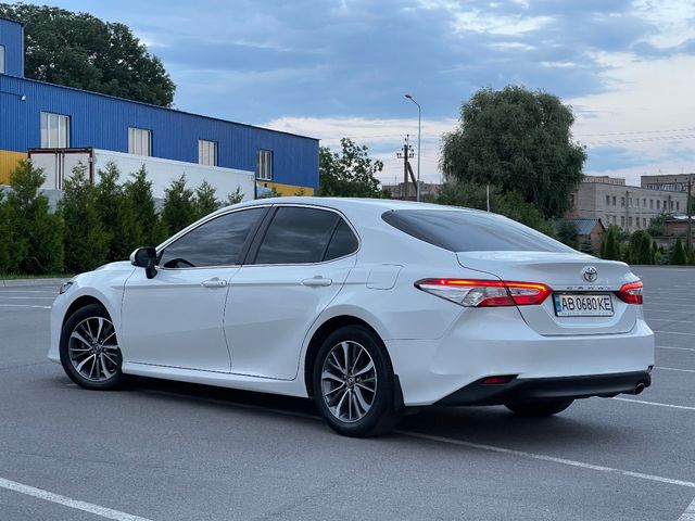 Toyota Camry - фото 5