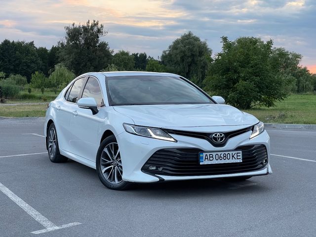 Toyota Camry - фото 2