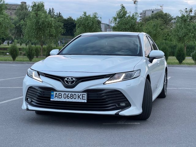 Toyota Camry - фото 3