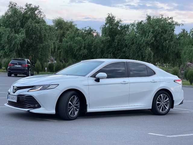 Toyota Camry - фото 4