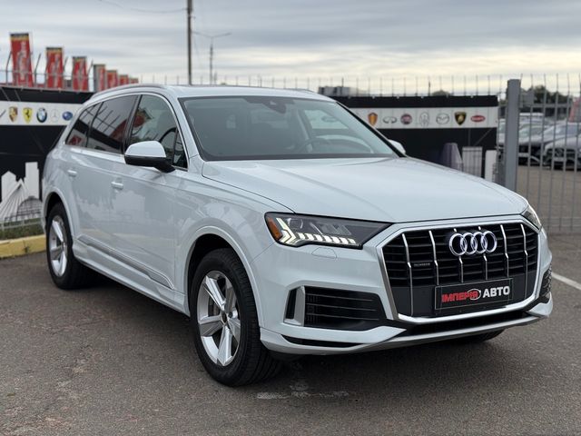 Audi Q7 - фото 2