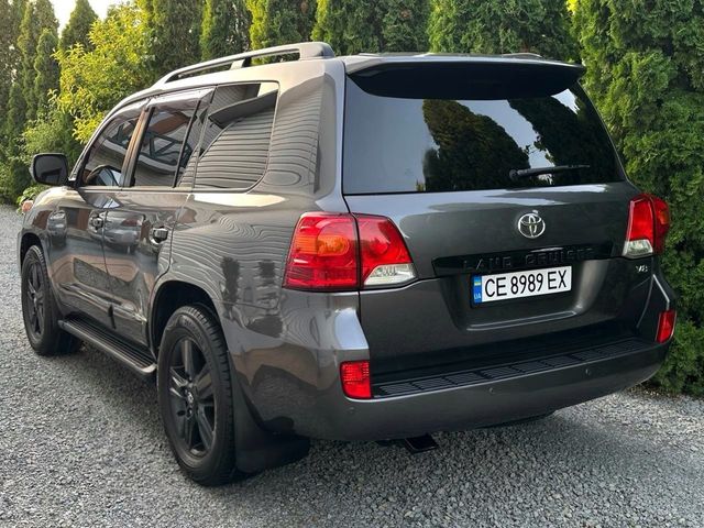 Toyota Land Cruiser - фото 2