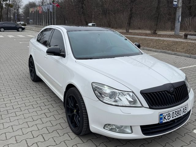 Skoda Octavia - фото 4