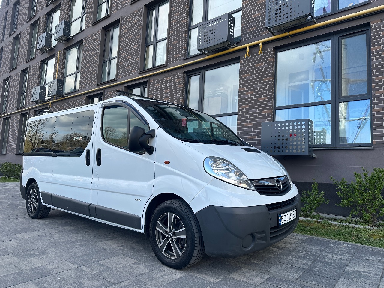 Opel Vivaro - фото 4