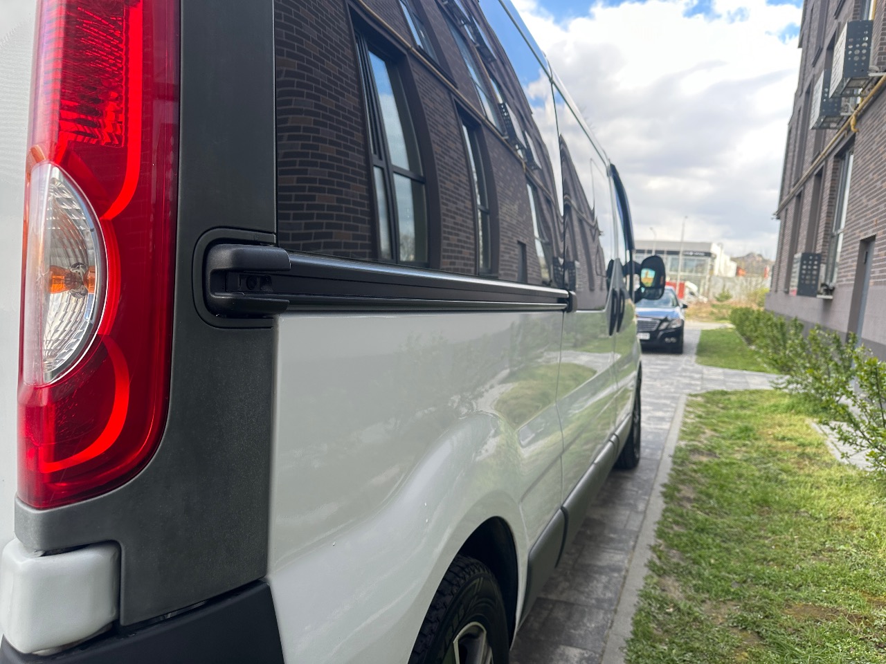 Opel Vivaro - фото 5