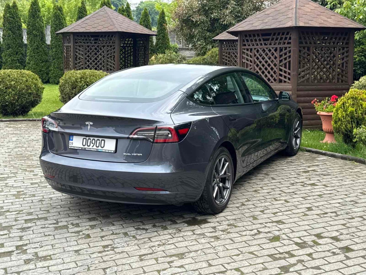 Tesla Model 3 - фото 2