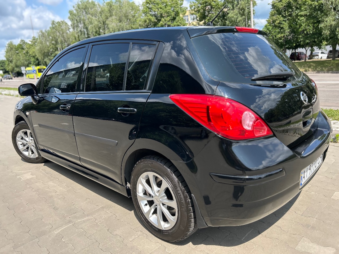 Nissan Tiida - зображення 1