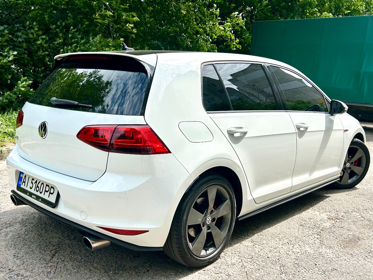 Volkswagen Golf GTI - фото 5
