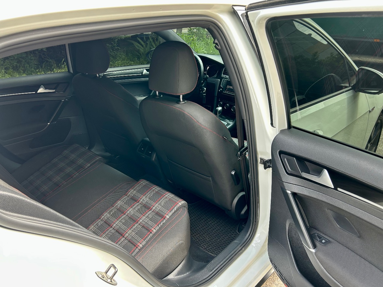 Volkswagen Golf GTI - фото 2