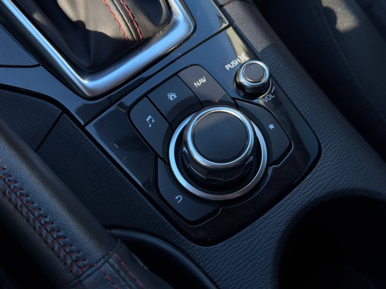 Mazda 3 - зображення 2