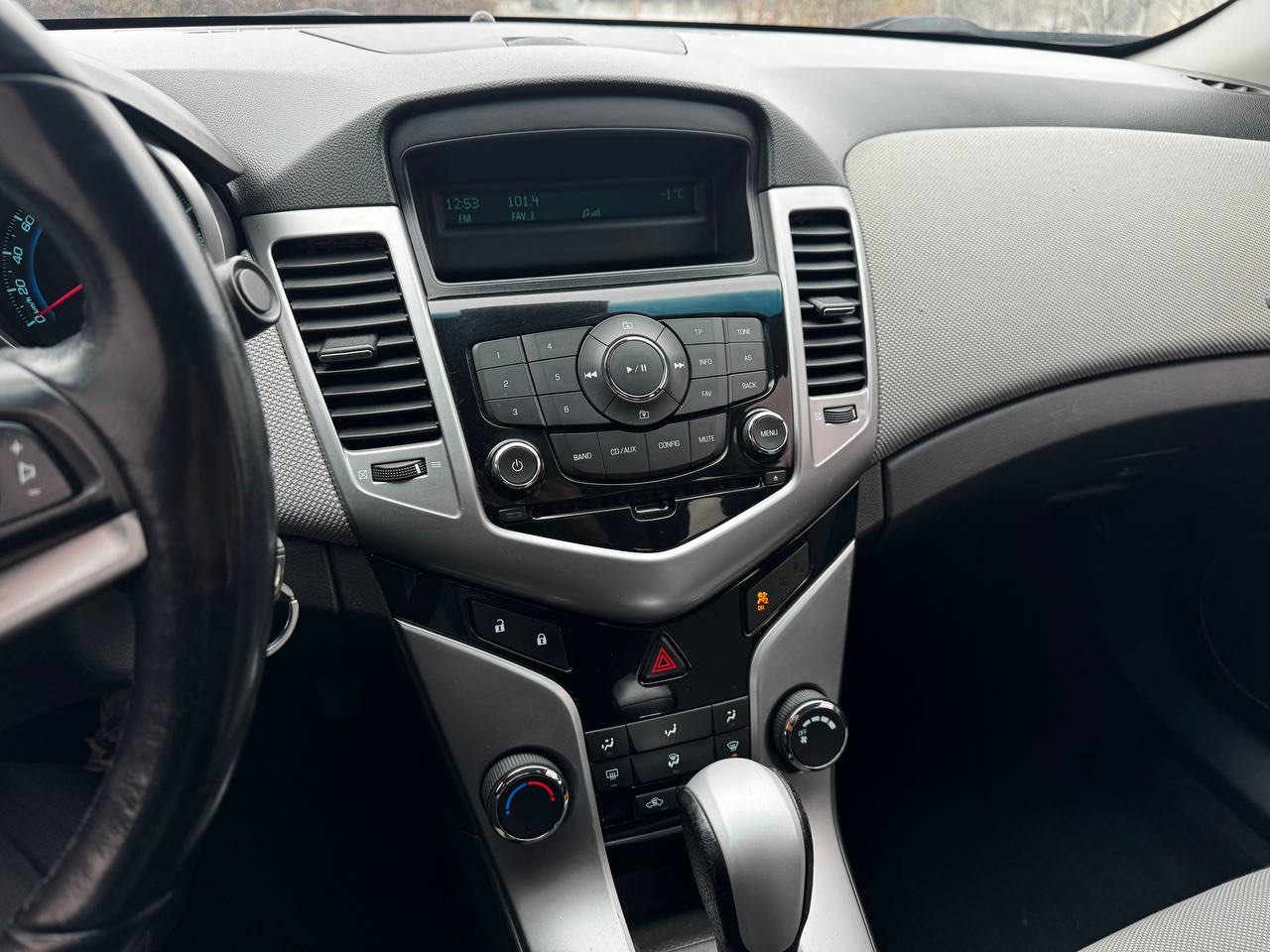 Chevrolet Cruze - фото 1
