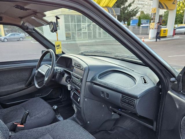 Lada (ВАЗ) 2115 - зображення 2