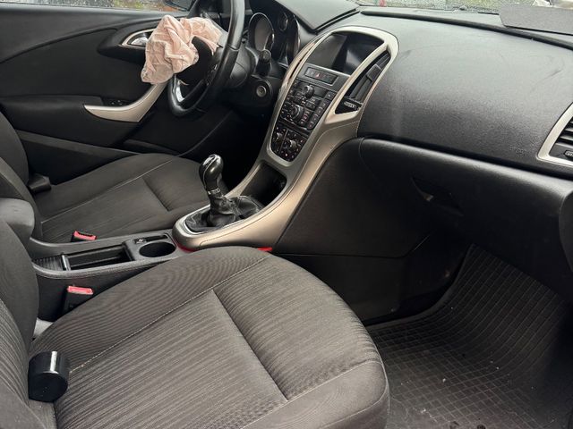 Opel Astra - фото 1