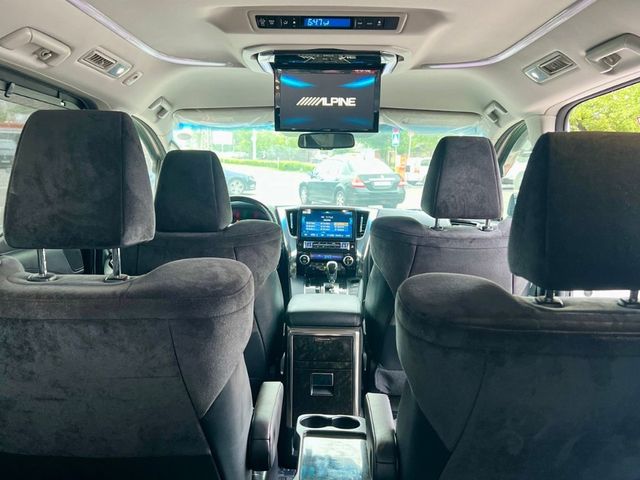 Toyota Alphard - зображення 2