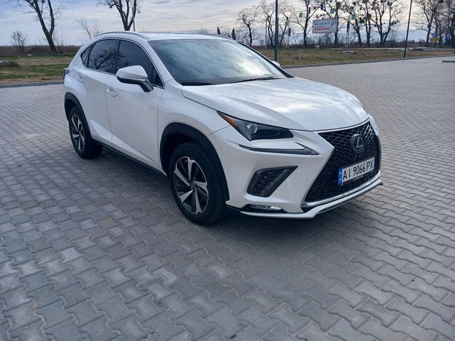 Lexus NX - зображення 1