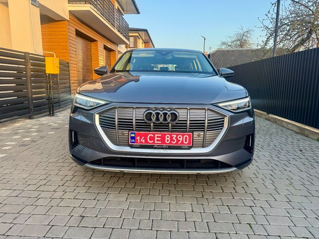 Audi e-tron - фото 2