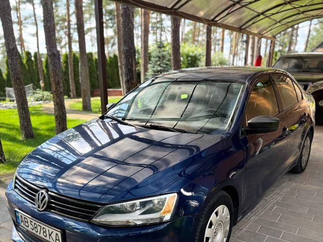 Volkswagen Jetta - фото 1