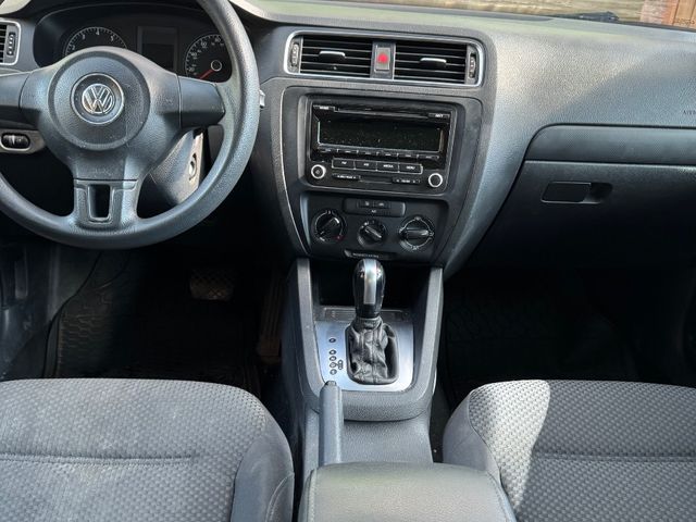 Volkswagen Jetta - фото 5