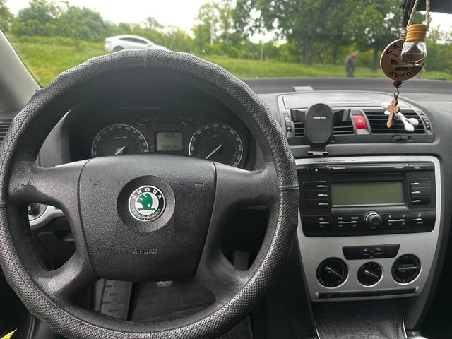 Skoda Octavia - фото 3